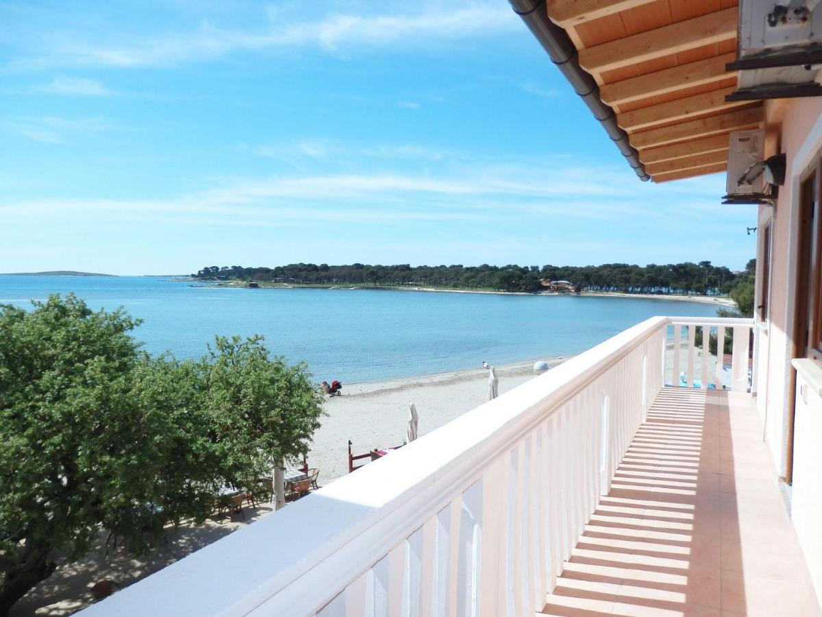 Apartments Real - 10 M From Sea Medulin Exterior photo