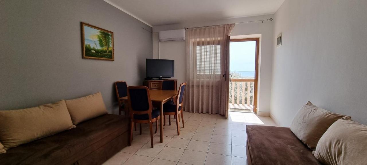 Apartments Real - 10 M From Sea Medulin Exterior photo